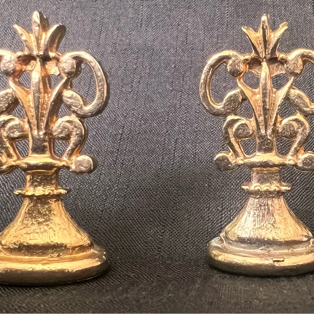 VTG Midcentury gold toned wax seals with SCORPIO detail